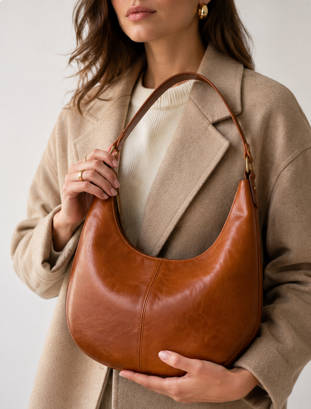 Margot Seam Hobo — Cognac